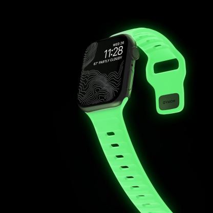 Nomad Sport Strap Glow 2.0 - силиконова каишка за Apple Watch 38мм, 40мм, 41мм, 42мм (2024) (светлозелен) 3