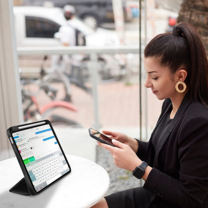 4smarts Folio Basic Case - полиуретанов калъф с поставка и отделение за Apple Pencil за iPad Air 11 (2024) (черен) 4