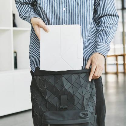 Pitaka MagEZ Folio 2 Case - магнитен полиуретанов кейс с поставка за iPad Pro 13 (2024) (бял) 2