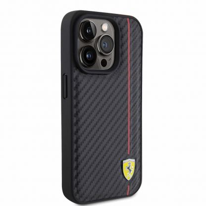 Ferrari PU Leather Carbon Vertical Red Line Case - дизайнерски кожен кейс за iPhone 15 Pro (черен) 4
