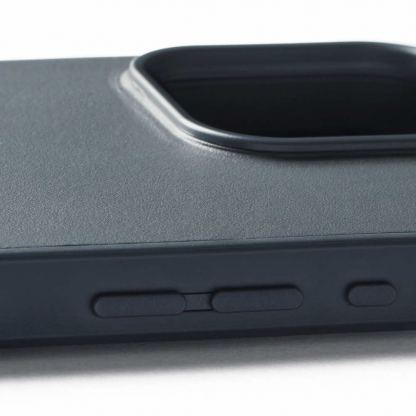 Mujjo Leather Shield Case - хибриден удароустойчив кейс от естествена кожа с MagSafe за iPhone 16 Pro (син) 7