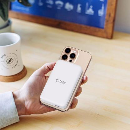 Tech-Protect LifeMag Qi2 Magnetic Wireless Charging Power Bank 10000 mAh 15W - преносима външна батерия с USB-C порт, USB-A изход и безжично зареждане с MagSafe (бял) 9