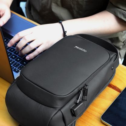 Yesido Anti-Theft Sling Backpack With Lock - стилна чанта с презрамка и ключалка за смартфони и други дребни вещи (черен) 12