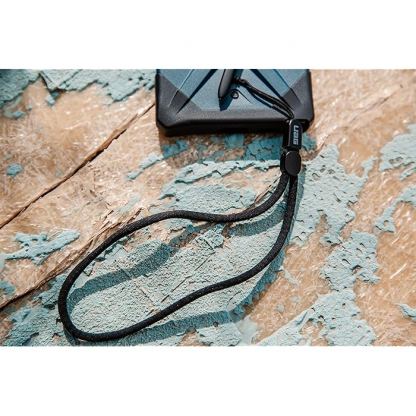 Urban Armor Gear Phone Wrist Strap Paracord Lanyard - универсална връзка за ръка за смартфони (черен) 5