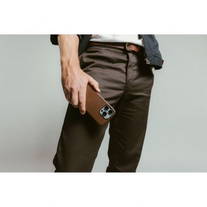 Nomad Modern Horween Leather MagSafe Case - кожен (естествена кожа) кейс с MagSafe за iPhone 16 Pro Max (тъмнокафяв) 10