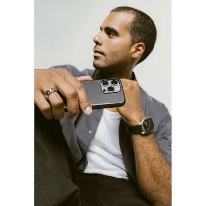 Nomad Modern Horween Leather MagSafe Case - кожен (естествена кожа) кейс с MagSafe за iPhone 16 Pro Max (черен) 8