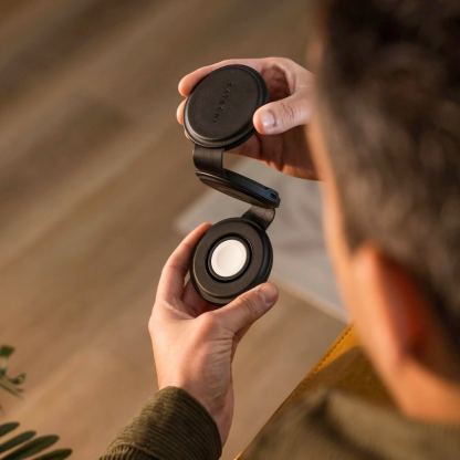 Satechi OntheGo 3-in-1 MagSafe Qi2 Foldable Pad - преносима тройна поставка (пад) за безжично зареждане за iPhone с MagSafe, Apple Watch, AirPods и Qi съвместими мобилни устройства (розов) 9