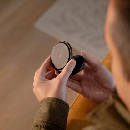 Satechi OntheGo 2-in-1 Qi2 Magnetic Wireless Charging Pad 15W - двойна поставка (пад) за безжично зареждане за iPhone с Magsafe и Apple Watch (розов) 8