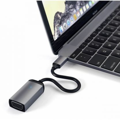 Satechi Aluminum USB-C to VGA Adapter - адаптер за свързване от USB-C към VGA (тъмносив) 4
