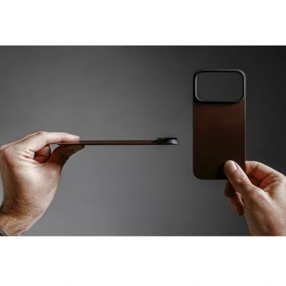 Магнитен кожен (естествена кожа) гръб с MagSafe за iPhone 17 Pro - Nomad Magnetic Horween Leather Back (тъмнокафяв) 11