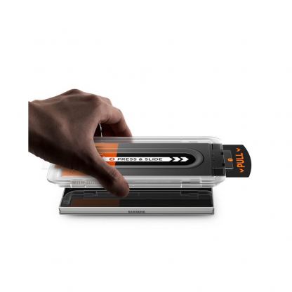 2 броя стъклени защитни покрития за дисплея на Samsung Galaxy Z Fold7 - Spigen Glas.tR EZ Fit Pro Tempered Glass 2 Pack (прозрачен) 6