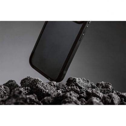 Хибриден удароустойчив кейс с MagSafe за iPhone 17 Pro - Nomad Rugged Case (черен) 9
