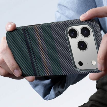 Удароустойчив кевларен кейс с MagSafe за iPhone 17 Pro - Benks Magnetic Armor Pro Aurora Camera Control Button Kevlar Case 600D (черен) 9