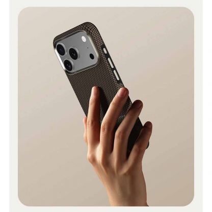 Кевларен кейс с MagSafe за iPhone 17 Pro - Benks Magnetic Armor Air Prestige Kevlar Camera Control Button Case 600D (кафяв) 8