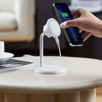 Настолна поставка за безжично зареждане на iPhone с MagSafe (бял)	 - ESR Halolock Shift Magnetic MagSafe Wireless Charging Stand 15W 4