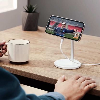Настолна поставка за безжично зареждане на iPhone с MagSafe (бял)	 - ESR Halolock Shift Magnetic MagSafe Wireless Charging Stand 15W 5