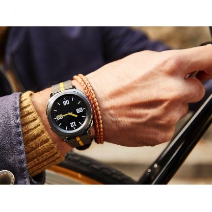Оригинална кожена каишка за Samsung Galaxy Watch, Huawei Watch, Xiaomi, Garmin и други часовници с 20мм захват - Samsung Premium Nato Band 20mm (GP-R600BREECAH) (сив) 4
