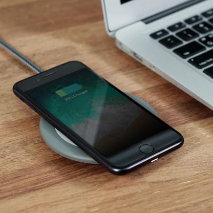 Сертифицирана поставка (пад) за безжично захранване с Fast Charge за QI съвместими устройства - Ringke MFi-Certified Wireless Charger (сив) 12