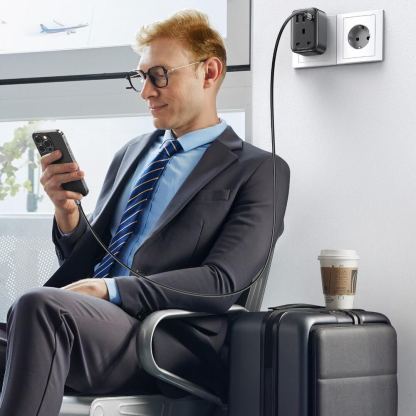 Захранване за ел. мрежа с 2хUSB-A и USB-C изходи и преходник към UK стандарт - Ugreen GaN Compact Travel Charger 30W With UK Plug (черен) 2