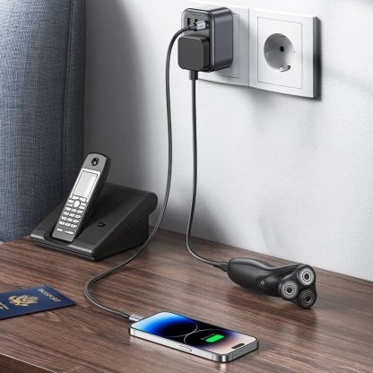 Захранване за ел. мрежа с 2хUSB-A и USB-C изходи и преходник към UK стандарт - Ugreen GaN Compact Travel Charger 30W With UK Plug (черен) 3