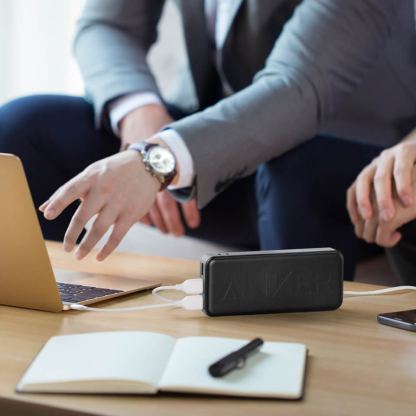 Anker PowerCore Elite 20000 mAh Power Bank с PowerIQ - преносима външна батерия с 3 USB изхода за зареждане и 2 microUSB входа за презареждане (черен) 8