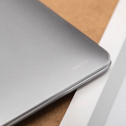 Moshi iGlaze Case - матиран предпазен кейс за MacBook Air 13 (2018), MacBook Air 13 (2020), MacBook Air 13 M1 (2020) (прозрачен-мат) 4