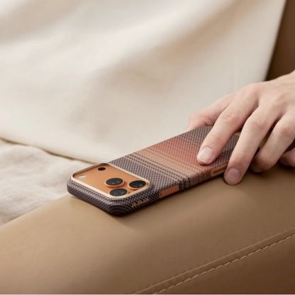  Кевларен кейс с MagSafe за iPhone 17 Pro - Pitaka Sunset Ultra Slim Aramid Fiber Case 7