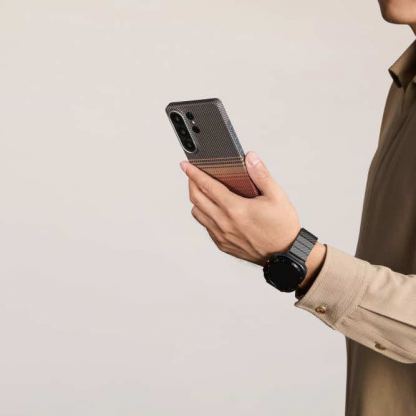 Кевларен кейс с MagSafe за Samsung Galaxy S26 Ultra - Pitaka Edge Sunset Aramid Fiber MagSafe Case Aeron Button 10